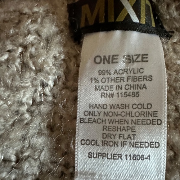 NWT MIXIT Taupe Shimmer Boucle Shrug/Wrap/Shawl/Poncho with Hood - Picture 4 of 6